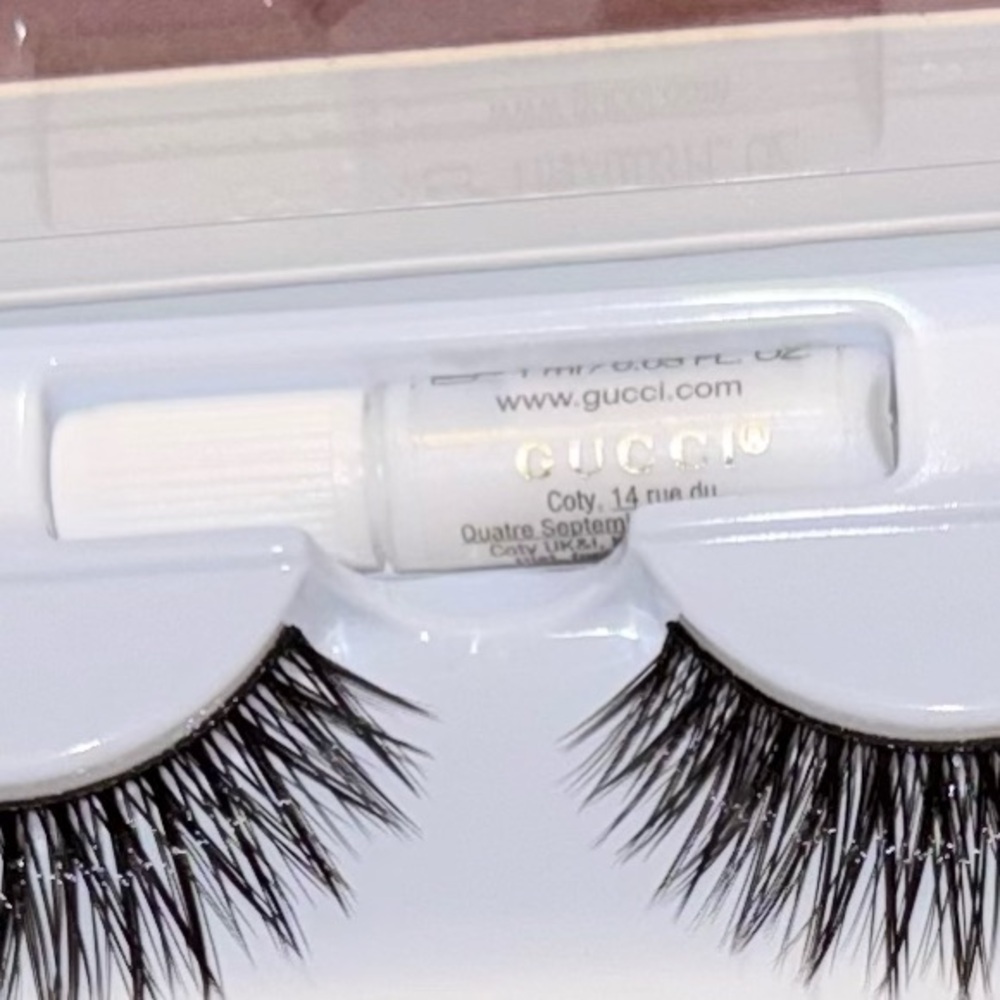 GUCCI ✨ Limited Edition ✨ FALSE LASHES adorned w/ Crystals (Gucci Glue included) - Picture 9 of 10